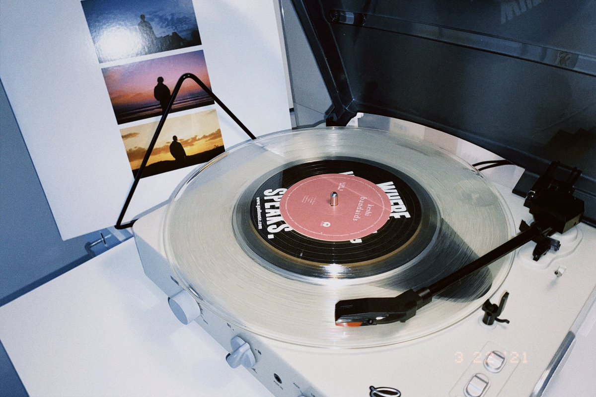 keshi's trilogy vinyl 💿🖤