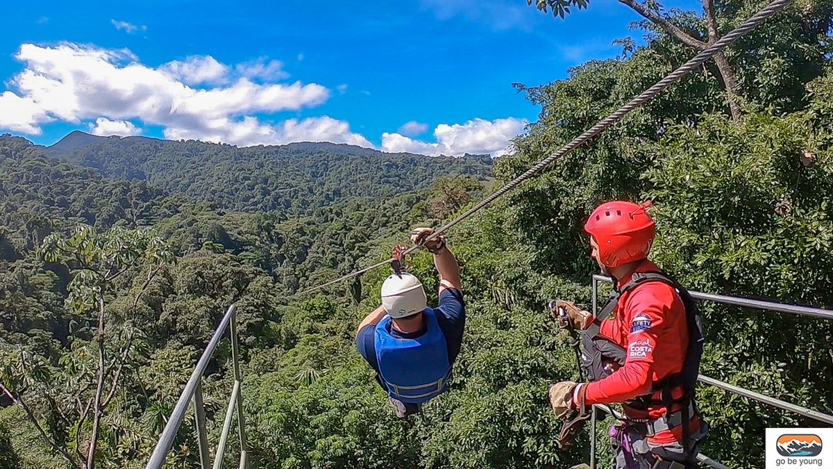 Go_Be_Young's tweet photo. Here's what to do in Costa Rica!  https://t.co/juEfOcLw6R.  #WhatToDoInCostaRica #CostaRicaZipline #CostaRicaVacations #BudgetCostaRica https://t.co/3p71b8F1cl