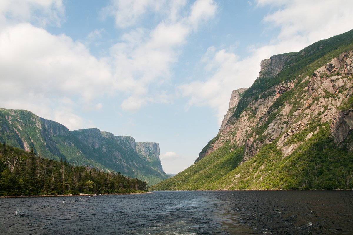 aeic_iaac's tweet image. C’est la #Journéemondialedeleau! Le @Canada possède 7% des réserves mondiales d’#eaudouce et le plus long littoral du monde. L’#évaluationimpact vise à minimiser les effets environnementaux négatifs et soutient la #durabilité de nos #ressourcesnaturelles. 🌊💧