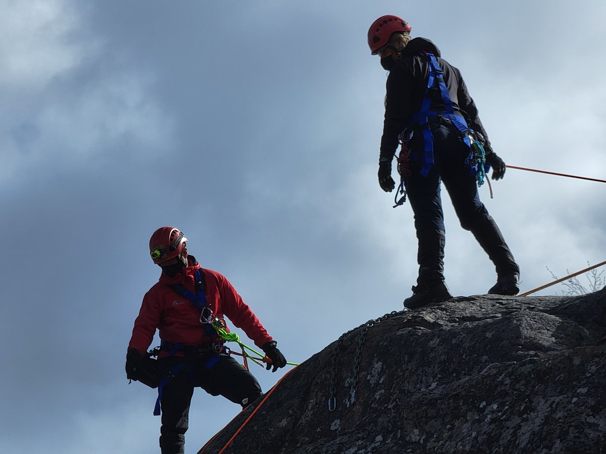 An important part of high angle rescue are the edge personnel. They act as the go between for the attendants and the team up top and provide valuable assistance for getting people and stretchers up and down the edge.