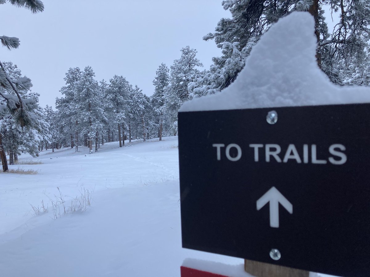 RangerAlicia19's tweet photo. 6โ of new wet snow on Lookout Mountain trails. Gators, good boot traction, or snowshoes recommend for this morningโs hike. Happy Spring to you!
#cowx #jeffcotrails https://t.co/ruLReyOTbo