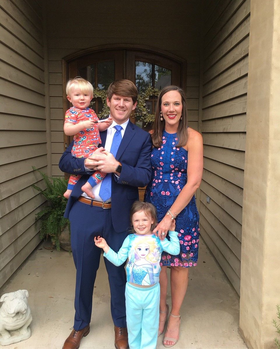 UMMCMedicine's tweet photo. Meet Murphy Hinson, PGY-5 cardiology fellow @UMMC_Heart. Dr. Hinson was a resident and chief resident @UMMCMedRes before entering fellowship. Here, he shares about his path to cardiology, his memorable month as a visiting student, &amp; his love of Mississippi https://t.co/uWRnARexlS https://t.co/VxWmBNNzgF