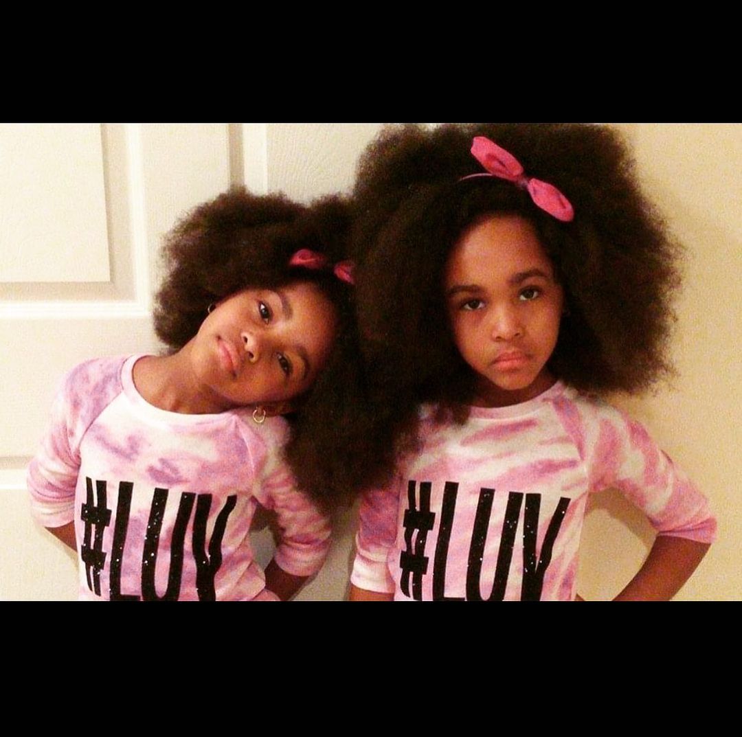 MaritimeNatural's tweet photo. We ❤️ how these twins are embracing their natural hair!
.
Keep shining little queens! ❤️ 
.
#modelunknown #naturalhair #naturalhairlove #kidshairstyles #twins #selflove #beautiful #beyou #blackgirlmagic #afro https://t.co/LglNqG7QKd
