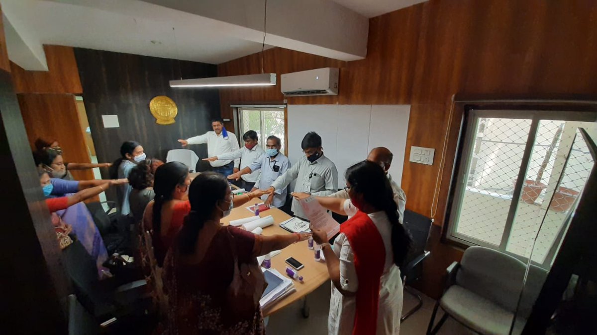WCDhyderabad's tweet photo. @PoshanPakwada2021-Hyderabad district level Convergence meeting with line departments and released posters by the District Collector madam.

@WCDTelangana
@Collector_HYD 
@POSHAN_Official https://t.co/lOCy4Onkvo