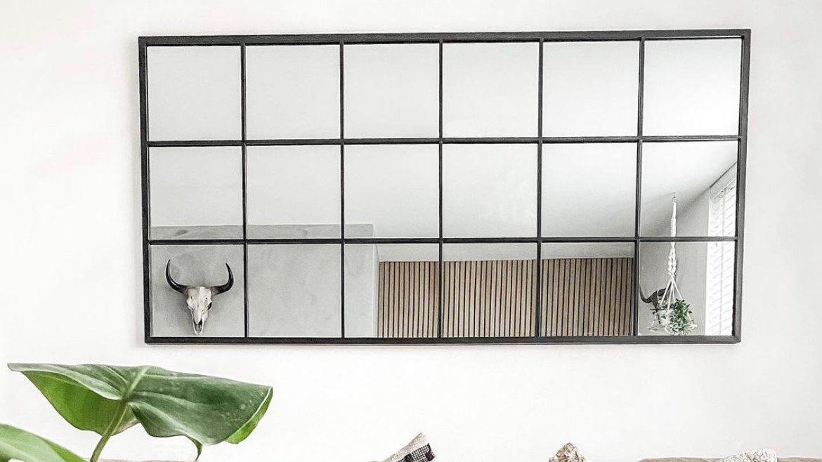 williamwmirrors's tweet photo. The Brooklyn Black &amp; Vintage Gold (180cm x 90cm) mirrors shall be available to pre order Tuesday 23rd March at 12 noon. Also including our 140cm x 70cm &amp; 120cm x 80cm. Photo - @doghousedecors  (Instagram image)

#ontrend #mirror #homeinspo #sleek https://t.co/1JDrUjo7tF