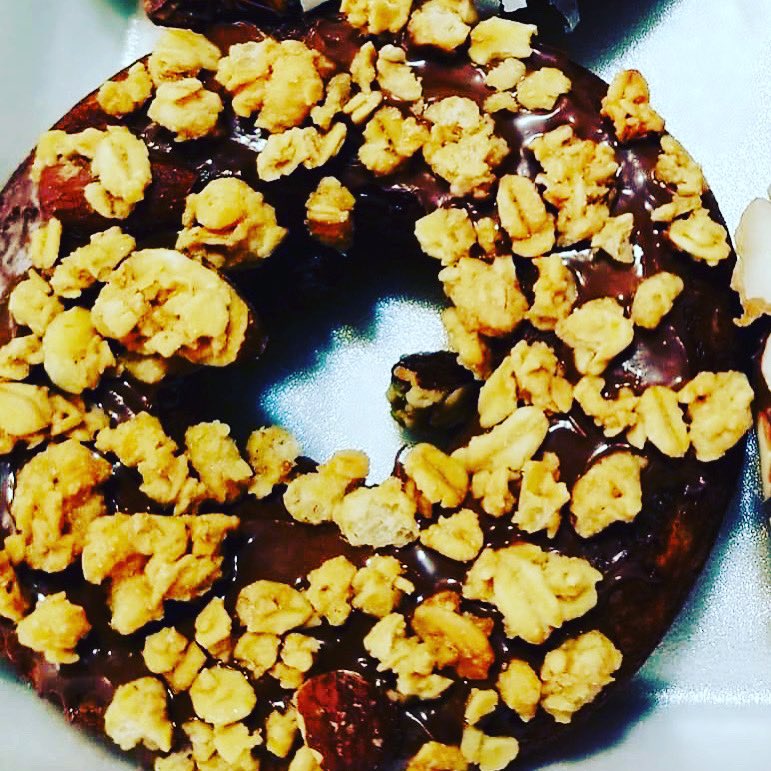 01KAROLA's tweet photo. Donas hechas en casa de proteína de Soya Vegetal con Nutella y granola 

#sevnutrition
#healthybar
#franklinpark
#Illinois https://t.co/2vw6VUbx2u