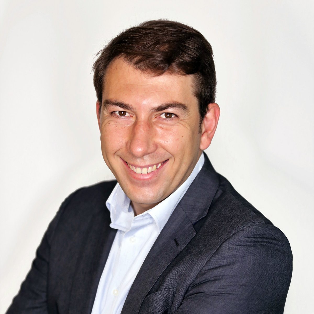 HavasPlay_FR's tweet photo. 📆 Jeudi 25/03 à 10h, notre Directeur stratégie et Fan Relationship Management @yann_baffalio participera à la #SoBuzzConf sur les activations Social Media & jeux marketing à l’occasion des grands événements sportifs
Inscriptions : https://t.co/2zbzsQmYrB
@AlexDurain #FRM https://t.co/1MDOaFSWSF