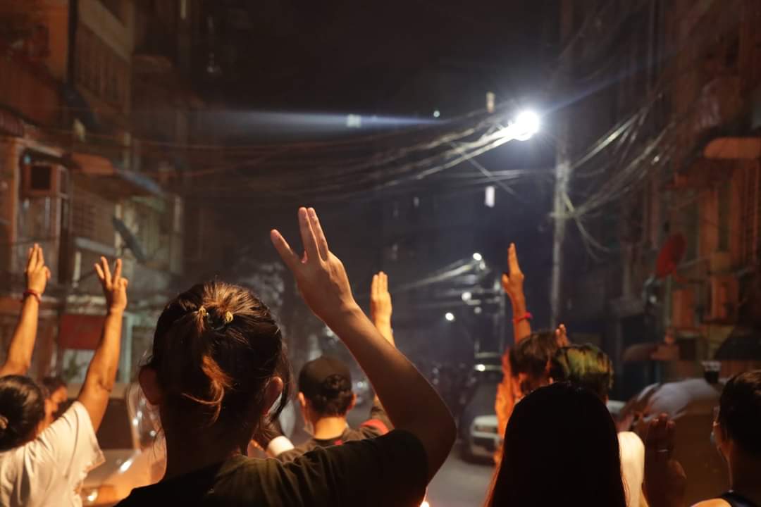 AKMyat274's tweet photo. Tw // light
Peaceful Night Strike in #Puzuntaung Township, #Yangon Region tonight!
STRENGTH OF UNITY
#WhatsHappeninglnMyanmar🇲🇲
#Mar22Coup https://t.co/iup79Odlyw