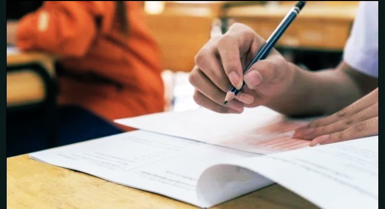 Management of Methodist College of Education, Akyem Asene - Aboabo (Metcoe), wishes all level 100 students 👩‍🎓 👨‍🎓 of its institution the very best of luck in their exams 🖊 📄 🥳🥳.