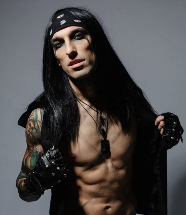 Lindsey50918023's tweet photo. Just leaving these handsome chaps here for you all to admire. Along with a huge Thank you to all the guys from @blackveilbrides for keeping fans spirits up and producing some great hits and doing their various live streams etc during the covid 19 pandemic xxxx πππππ #BVB4Eva https://t.co/WIiMHiLyzq