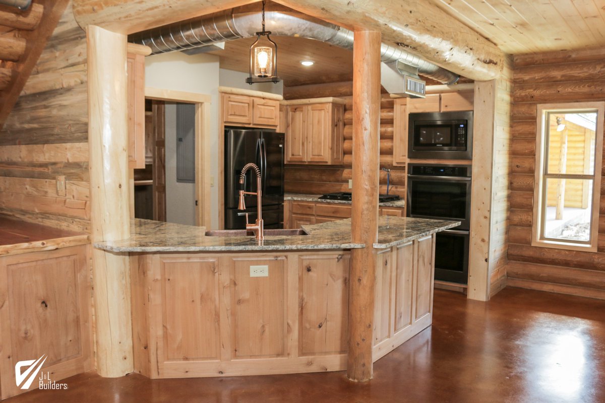 jlbuildersllc's tweet photo. Happy Monday everyone! Here's a closer look at the kitchen in the cozy log cabin: brand new stainless steel appliances, natural log siding, double bowl copper apron sink, and gorgeous granite countertops. The perfect place to relax and unwind. π₯° #jlbuildersllc #cozycabinlife https://t.co/iwL7h2JQ8h