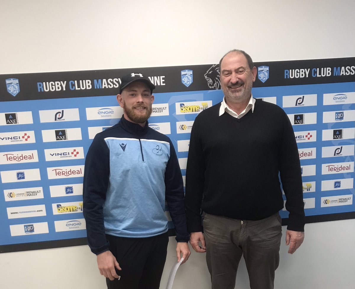 RCME91's tweet photo. 🚨 PROLONGATION 🚨

Romain Clouté prolonge son contrat avec le Rugby Club Massy Essonne pour au moins 2 saisons supplémentaires 🤩

ALLEZ MASSY ! 🔵⚫️
#RêverFort #MadeInMassy https://t.co/Guoyfx7BMG