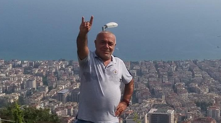 Antalya'da cezaevinden izinli çıkan Besat Doğan isimli erkek, boşanma aşamasında olduğu Rabia Doğan'ı katletti

#İstanbulSözleşmesiYaşatır

bit.ly/3tIRmrT