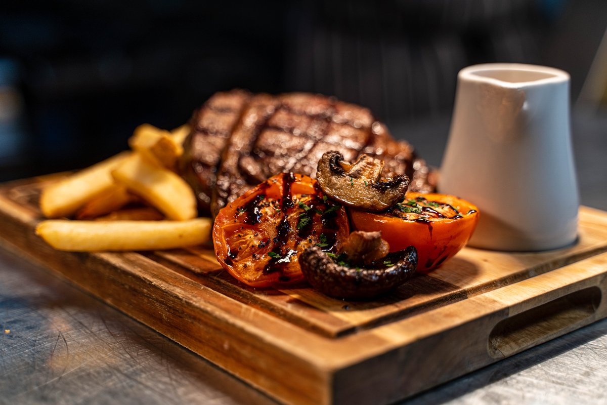 arranphoto's tweet photo. a close up of food on a wooden table https://t.co/RZkIguDRLd