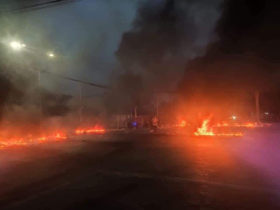 Mandalay:

• The situation in 62nd Manaw Street.

#WhatsHappeningInMyanmar 
#Mar22Coup #MilkTeaAlliance