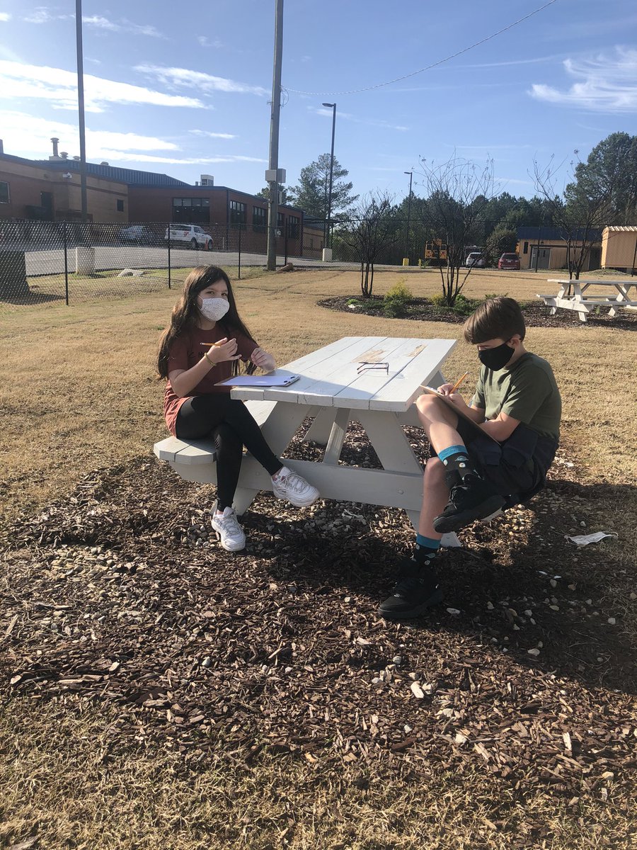 MSUGRADUATE96's tweet photo. Spring is here and we are enjoying class interviewing skills outside today!πΈππΎπ #gifted #spring @DMSPanthers1 @kpstewart2 @CoachKateWade @FranksGerald @Kyancey8 @madisonschools #dmspanthersπΎ https://t.co/sF6NlH1K5d