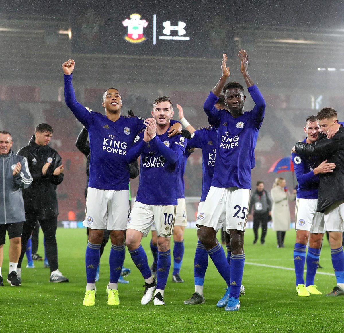 Sporf's tweet image. 😅 Can we just take a minute to talk about @LCFC’s midfield…

⚓ @Ndidi x Youri Tielemans 🧠

🔥 @Madders10.

😍 One of the most underrated midfields in world football.