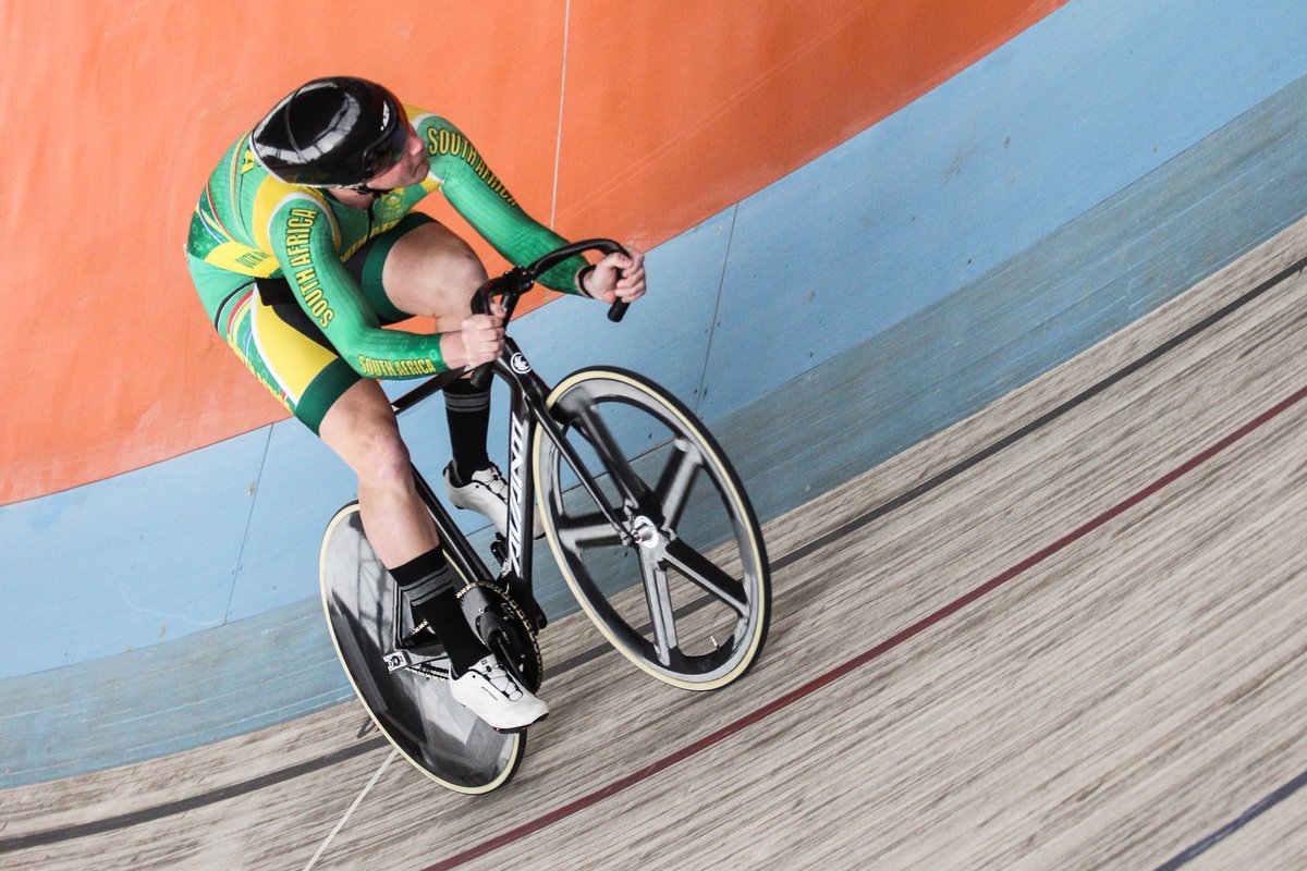 Looking forward to a great week of training!😀 
.
📸Derek Smith
.
insidetrackcentre.weebly.com
.
#trackcycling #olympichopeful #cycling #keirin #tokyo #olympics #sprinter #southafrica
