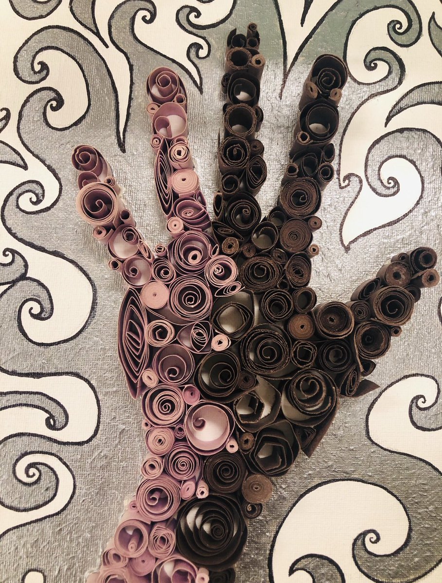 YourArtTeach's tweet photo. Some students find Paper Quilling to be a tranquil experience will others would describe it more along the lines of tedious. But the results speak for themselves! #GELAart @GELAgranderie https://t.co/ljbExliSmy