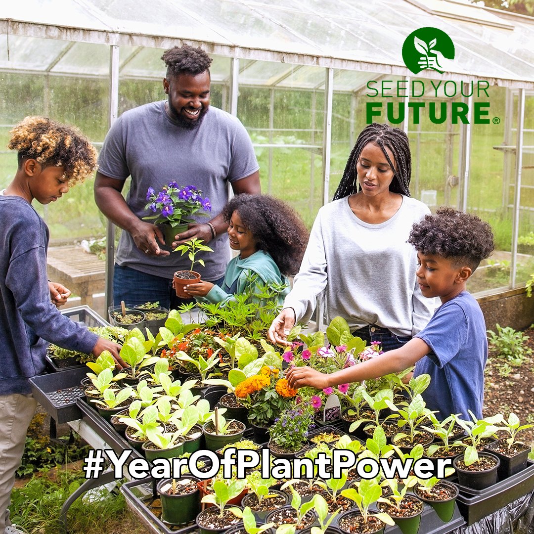 The family that plants together ... grows together.  Happy #AgWeek21 #YearOfPlantPower #SeedYourFuture #plantpower #TeamFNV #Agriculture #Horticulture #family #farming #NationalNutritionMonth