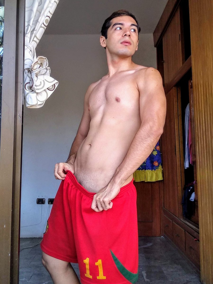 Aphroditesson_'s tweet photo. Buenos días estrellitas 😳
Quien más usa shorts de chacas? https://t.co/BRbBPvbj0J