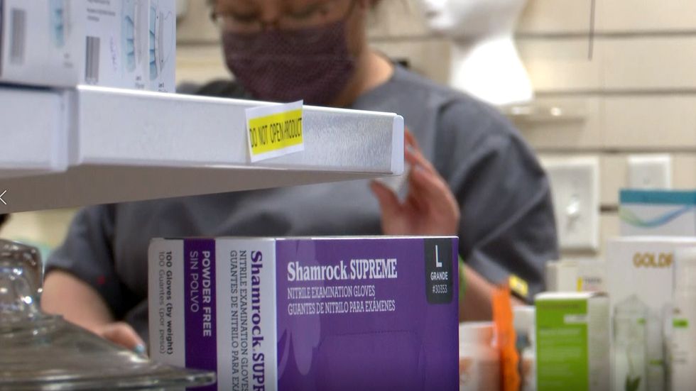 “Well, there’s a lot of folks that can’t get to the hospital,” said Barry Bryant, owner of Barney’s #Pharmacy. “And we deal with a lot of folks here in our community that are close by some come from far away, but we’re also doing curbside.”  ow.ly/EbSZ50E54iI