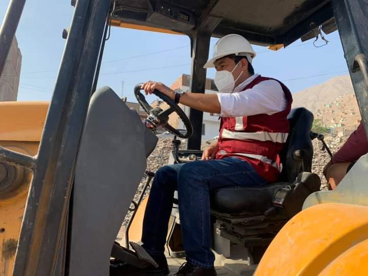 eddecuellar_'s tweet photo. Con la presencia de los vecinos del grupo K de Horacio Zeballos, se iniciaron las obras de un amplio Complejo Deportivo. En 90 días haremos entrega de este importante proyecto. Debemos seguir trabajando y construyendo para crecer juntos.
#ObrasSonHechos
#AteObras
#VolverAVivir https://t.co/maBNnuXWTr