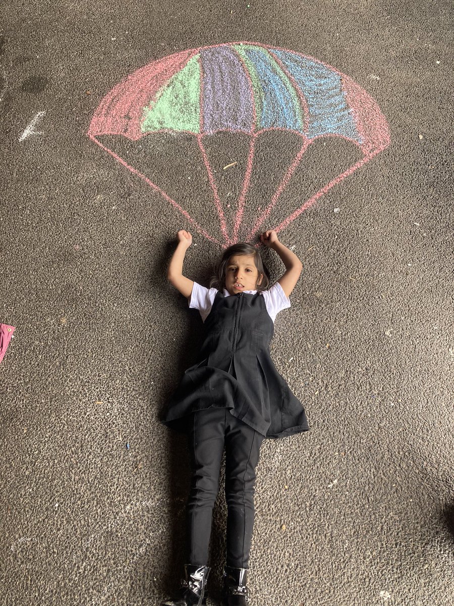 ibroxprimary's tweet photo. We went to South Africa, Dino Land and Space to see the sun in our hot air balloon today #chalkfun #Imagination #creativity 😊🎈🦕☄️🦓 https://t.co/nK4FnksZPC