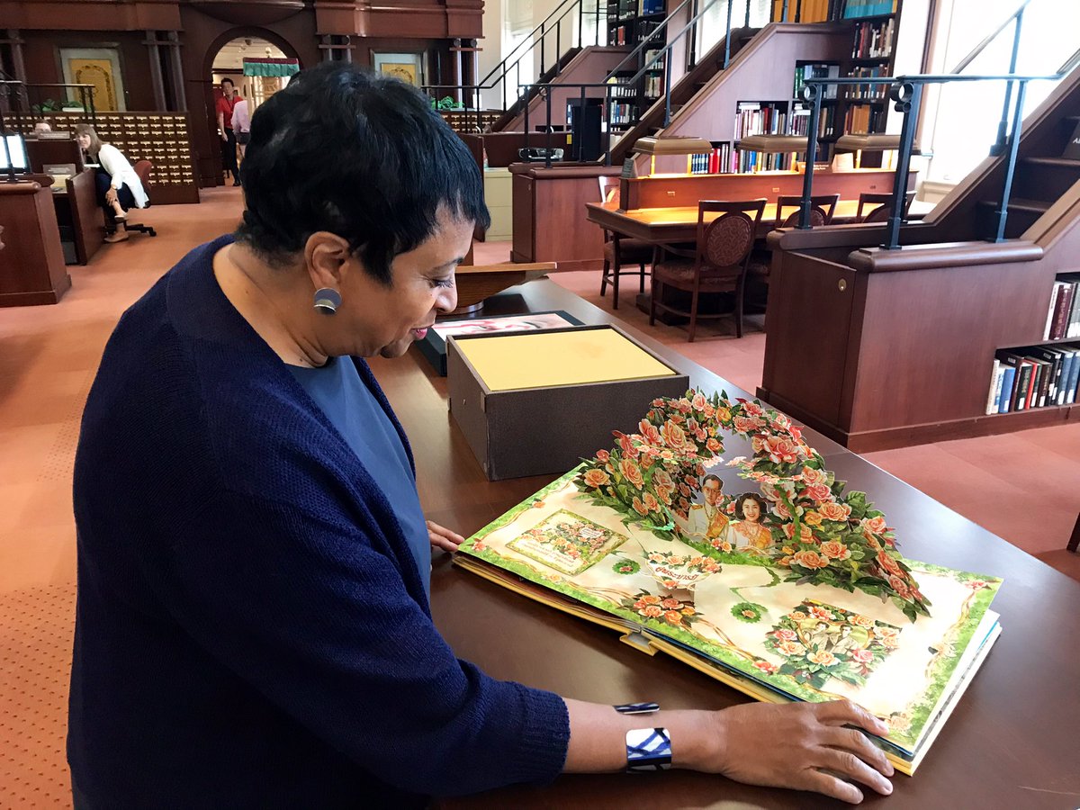 The <a href="/librarycongress/">Library of Congress</a> Asian Reading Room has more than 4 million physical items. These materials encompass approximately 200 languages &amp; dialects from across Asia, incl Chinese, Indonesian, Japanese, Korean, Mongolian, Thai, Tibetan, Vietnamese, and more.
loc.gov/research-cente…