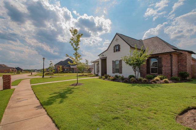 ktleighton12's tweet photo. You don't need a ton of money to improve your home. From a fresh coat of paint to new flooring, there are small adjustments you can make that have a great impact when it comes to improving the look and feel of your home. #homeimprovement https://t.co/OIApq5GxyQ https://t.co/jIAL4sQPOH