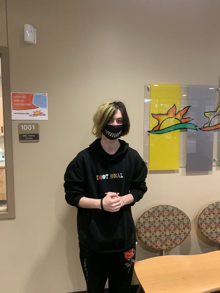 Mrs_Brosnan's tweet photo. Another successful student @HorizonMillard completes a course. Way to go. Keep up the hard work. #graduationbound @MillardPS #Proud2bMPS https://t.co/kIQQ4KRzzl