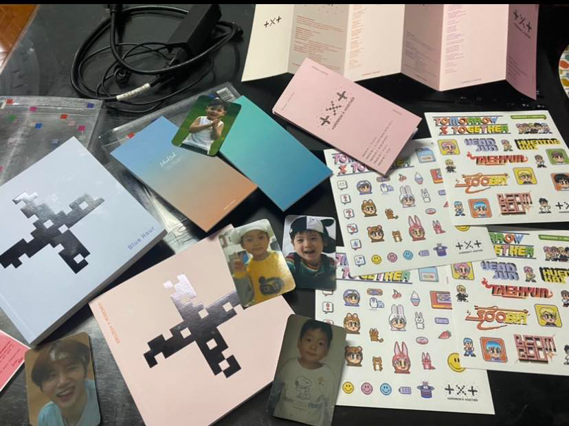 deobidulll's tweet photo. @AceAceBaby_01 finally, the albums that we ordered are now completed🥰thank you @KeipopLand❤ thank you po sa mga pa freebies although yung album ay may katagalan dumating at macomplete masasabi ko naman pong worth it sya and waiting nalang po ako sa refund ko po, thank you po❤ https://t.co/29by8TUjRY