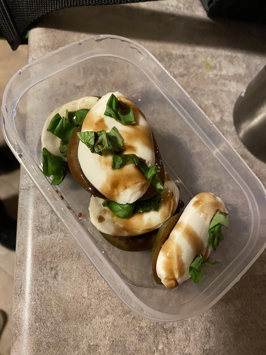 Red_Phoenix223's tweet photo. @GordonRamsay trying to pack the kids better lunches for school. Wyt? https://t.co/4zYWH2i9UJ