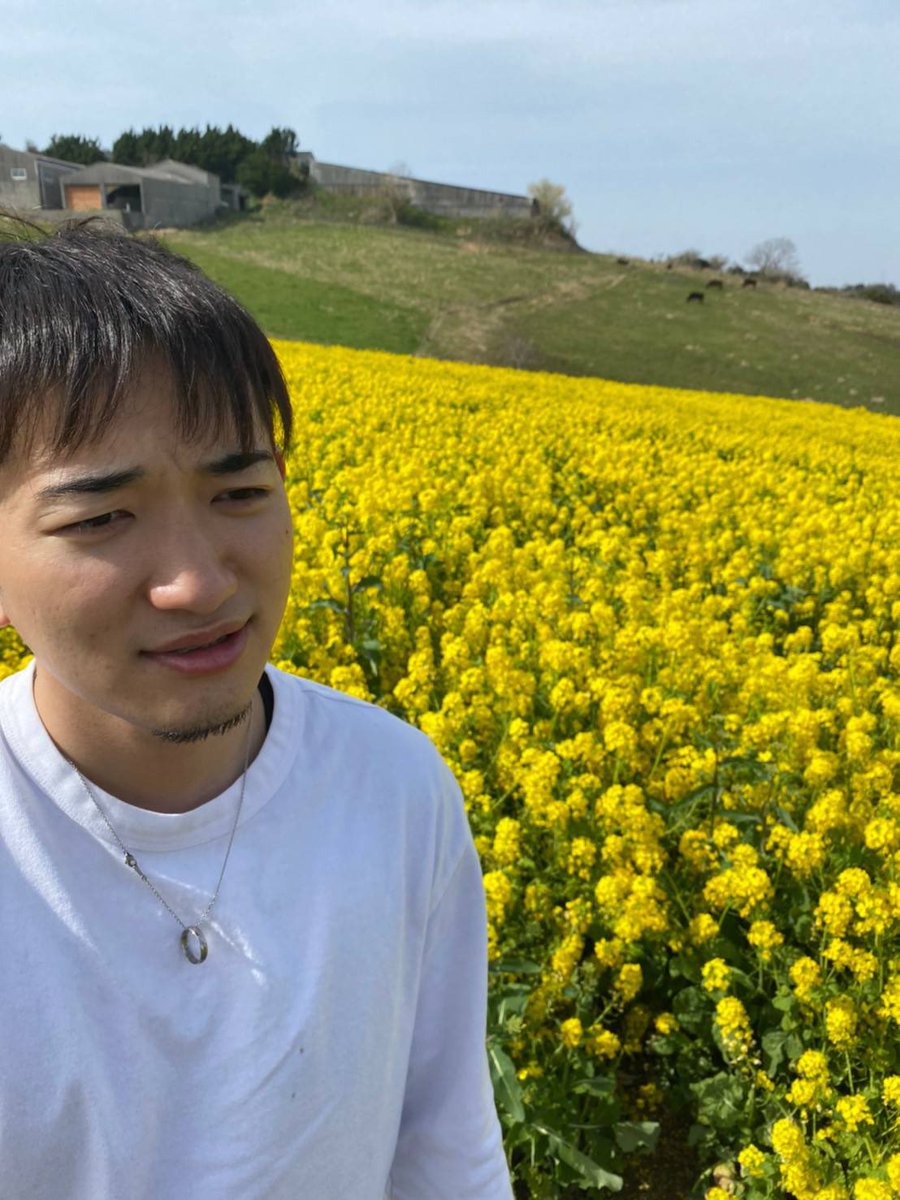 💃部員紹介①🕺
記念すべき1人目はやっぱり我らが部長！３回ラテン専攻のまつおから！

優しくて面白いみんなのリーダー
小さいおじさんだけどダンスはダイナミックです✨ただ滑舌が悪いのが欠点🤔ぜひ聞き取りに来てください！

そんな彼にとっての競ダンの魅力とは😳
｢とにかく超楽しい！！！！！｣