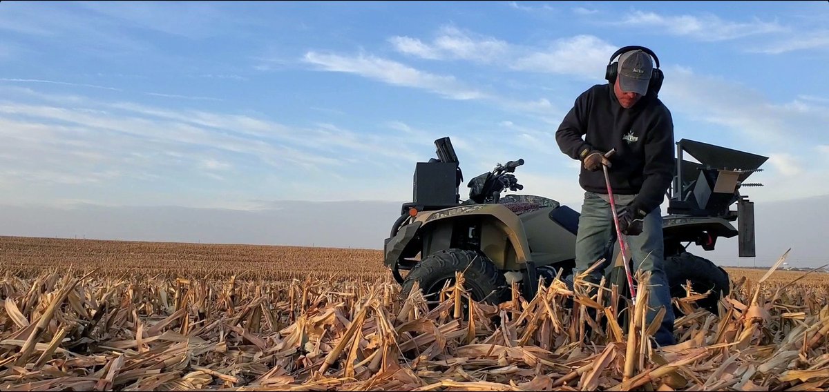 Tim_Friedel's tweet photo. “It’s a mystery to me why everybody does not do it." [soil sample their fields]... "it is important to know the nutrient values, because some of them can change drastically from year to year."  - Dave Franzen, NDSU professor and soil science specialist.
@NDSU @NDSUsoilhealth https://t.co/zhlHZnlcb7