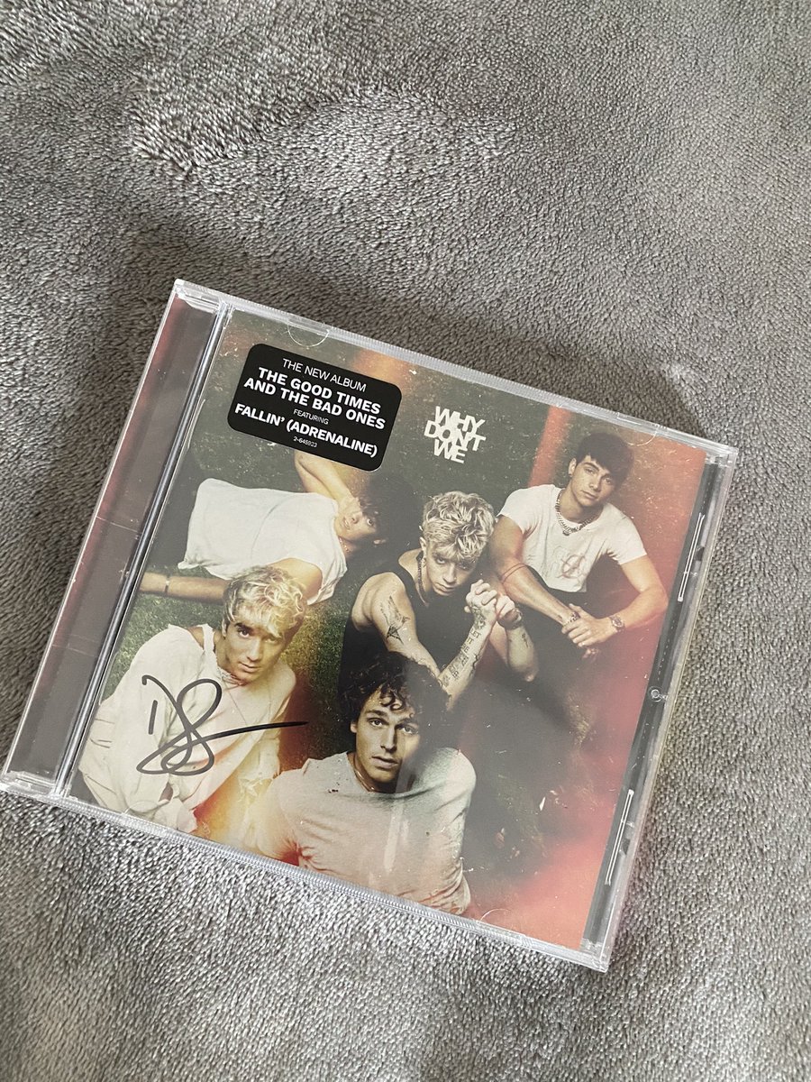 itsjazzimmy's tweet photo. #TGTATBO  Awww , I was so excited when I got them cuz they were shipping from USA to Thailand 💛😍❤️🥰😳🥰❤️😍💛@whydontwemusic @SeaveyDaniel https://t.co/faZMaPdc9D