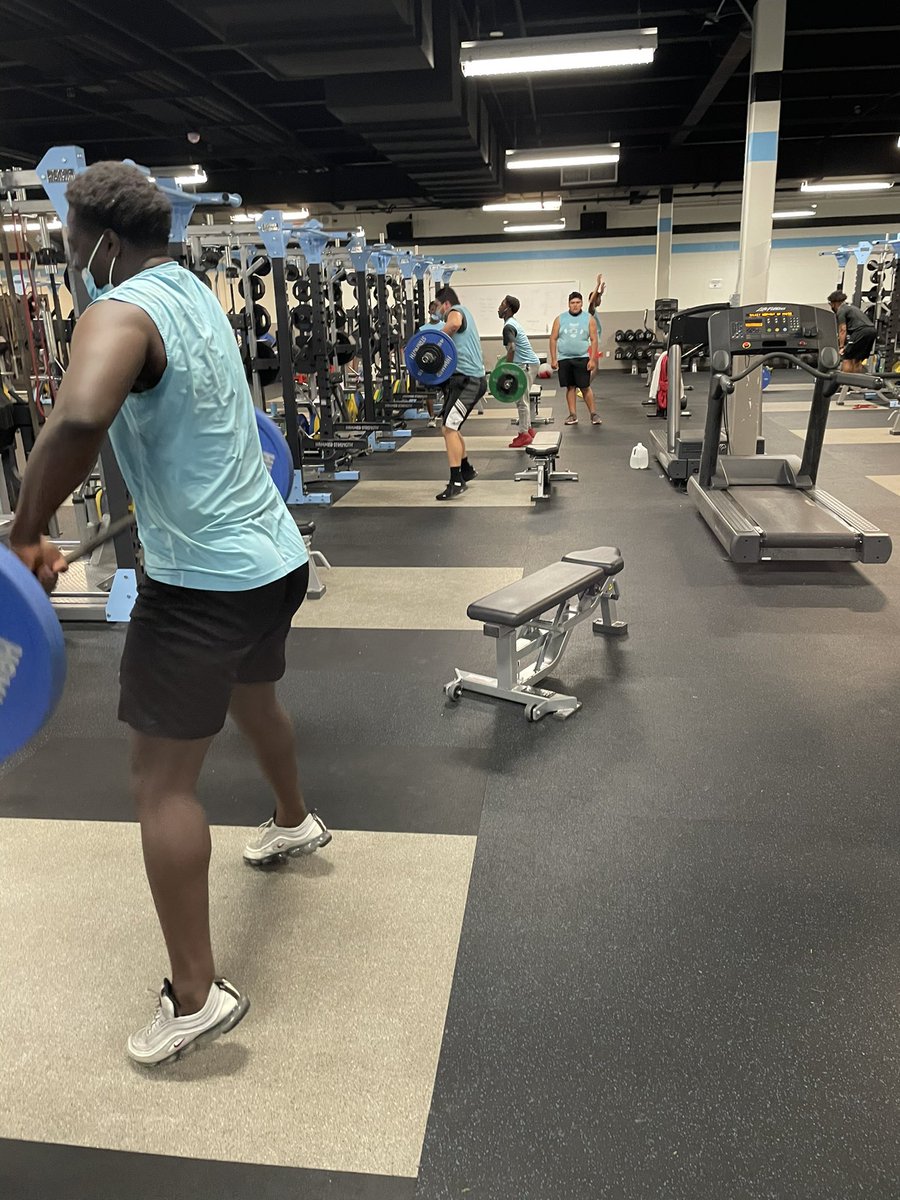 CoachBencke's tweet photo. Are you slept on or were you sleeping in? Guys got after it this morning session and put in that sweat equity! @SeguinCougarFB @ChaceGreatness @nolimitbvn @Ali_Khalil_ @emaceoo @Evan04s @Fbaskin2 @varioo_ https://t.co/hVYzDUKp7l