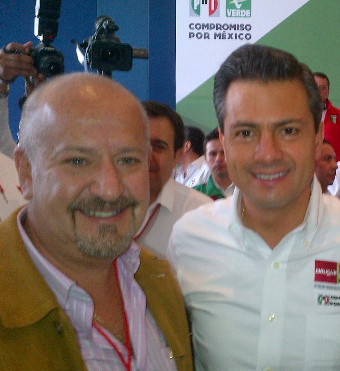 notimexmx's tweet photo. #ENTERATE En @notimxm revelamos https://t.co/uRv2lvs7Ln👇 identidad de asesinos apenas 3 días después de asesinato de los "Moreno Valle" #PUEBLA #MÉXICO , hasta ahora los procesan! Lopez Obrador @lopezobrador_ involucrado... #ALERTA https://t.co/PR97suvLgs https://t.co/TpRXukNSf1