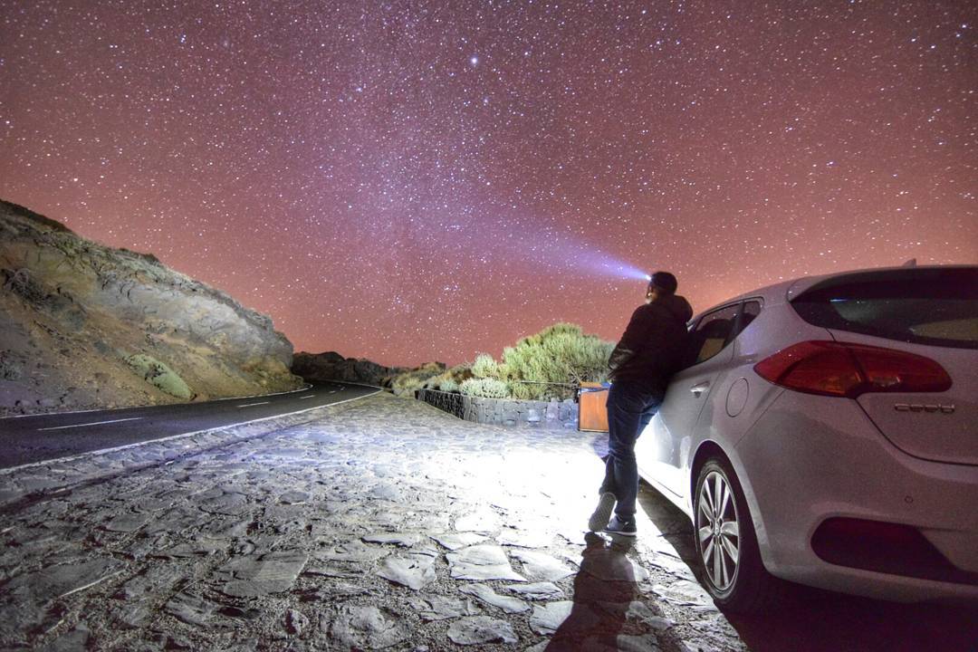 Si de noche y sin luna viajas, no desprecies las estrellas.

📸: <a href="/fernandocala87/">@Fernandocalaworld</a>