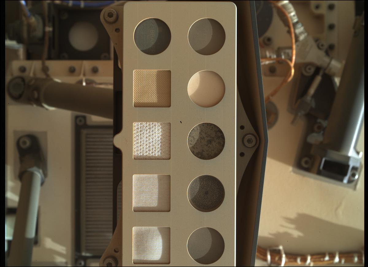 appliedimageinc's tweet image. This photo was voted  &quot;Image of the Week&quot; for Week 5 of the Perseverance rover Mars mission.
The SHERLOC WATSON camera, located on the turret at the end of the rover&apos;s robotic arm captured the image. Applied Image targets onboard! 
zcu.io/7omh zcu.io/666Z