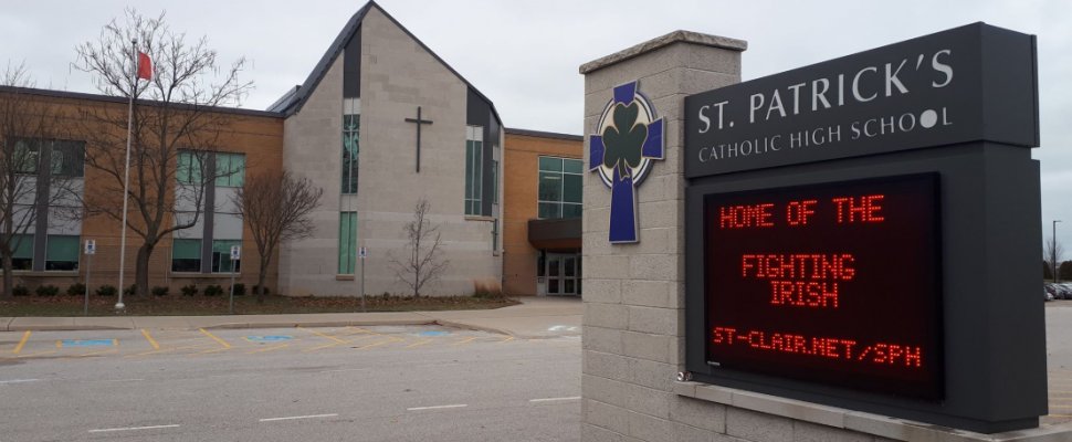 sarnianewstoday's tweet photo. Over 180 St. Pat's students are isolating due to a COVID outbreak at the Sarnia high school.
https://t.co/Hy7Nmsi9gL https://t.co/Q7iaawZMpF