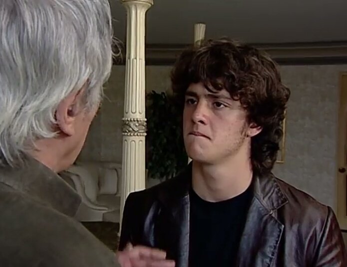 archvondy's tweet photo. el look de diego bustamante en la 2 temporada de rebelde https://t.co/nvAiTcxMAG