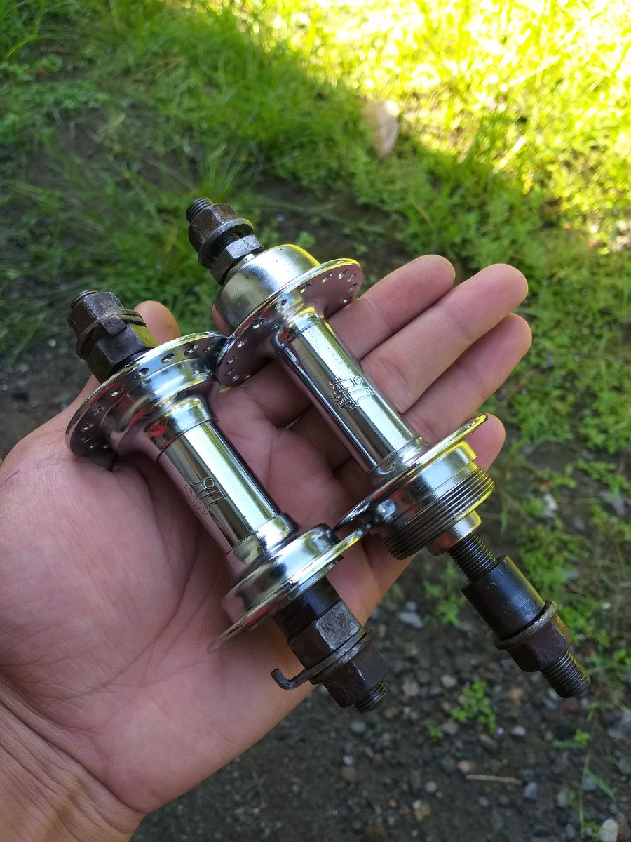hobivintagebike's tweet photo. For Sale!
Hub Ulir, Besi Crome"JOYTECH"Classic 36H.
Original Second.
Utuh,Mulus(Tinggal Pakai).
WA.085649939993.
#classic #vintageroadbike #hub #njs #fnfb #Virokeid https://t.co/B2xrCGcdny