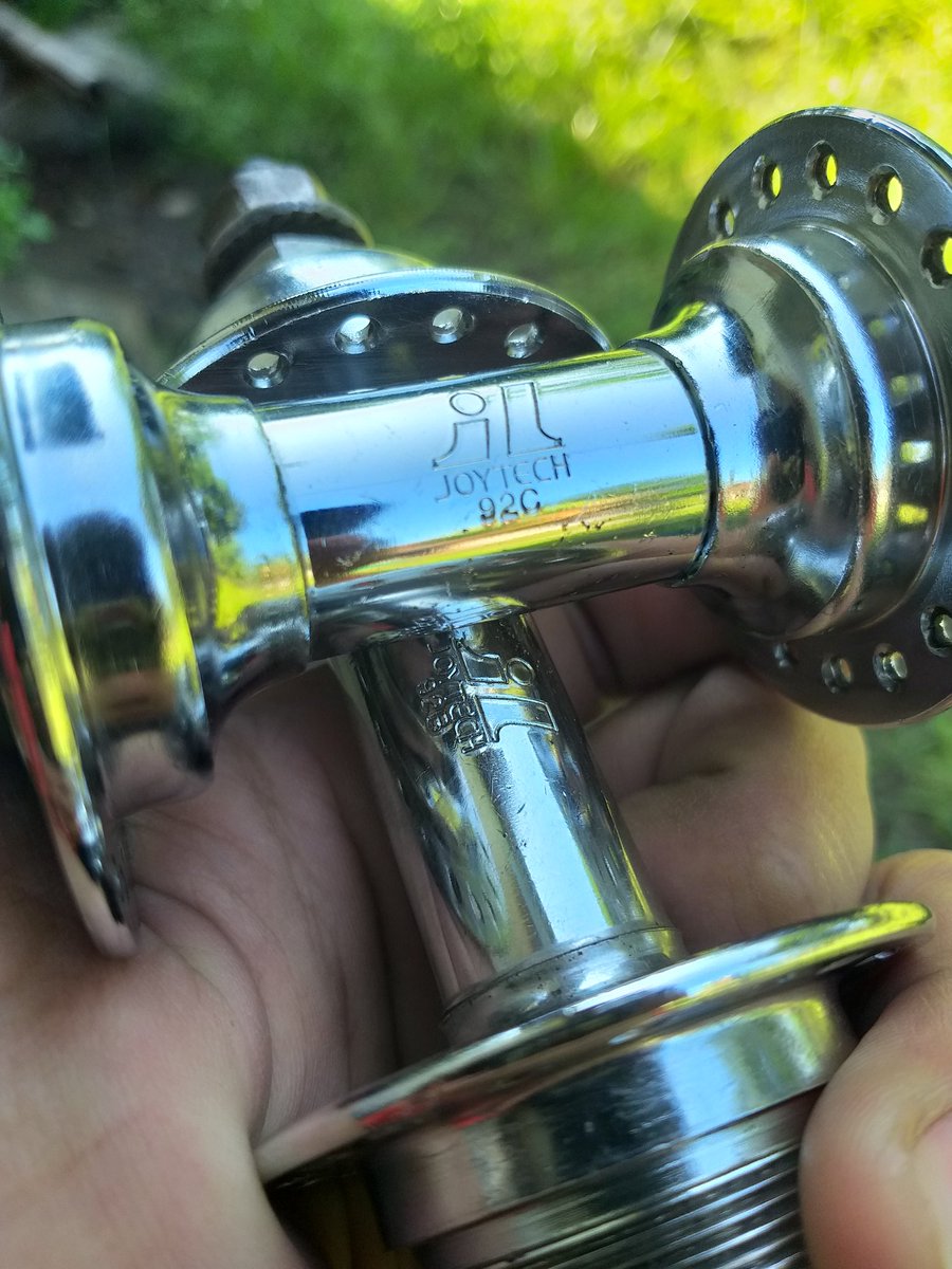 hobivintagebike's tweet photo. For Sale!
Hub Ulir, Besi Crome"JOYTECH"Classic 36H.
Original Second.
Utuh,Mulus(Tinggal Pakai).
WA.085649939993.
#classic #vintageroadbike #hub #njs #fnfb #Virokeid https://t.co/B2xrCGcdny