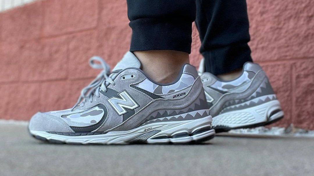 A BATHING APE x New Balance 2002R 