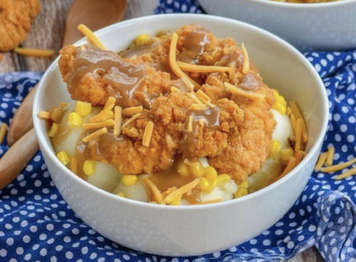 SensibleMeals's tweet photo. ⭐️ Menu Teaser ⭐️
Leaner copycat version of Famous KFC bowl: mashed potatoes, corn, creamy gravy, and our oven fried chicken topped with cheddar cheese.
Order before noon Wednesday to pick up this weekend:
https://t.co/n24My9b3a0
#mealprep #sensiblemeals #mealprepideas https://t.co/Nz8YktMyd0