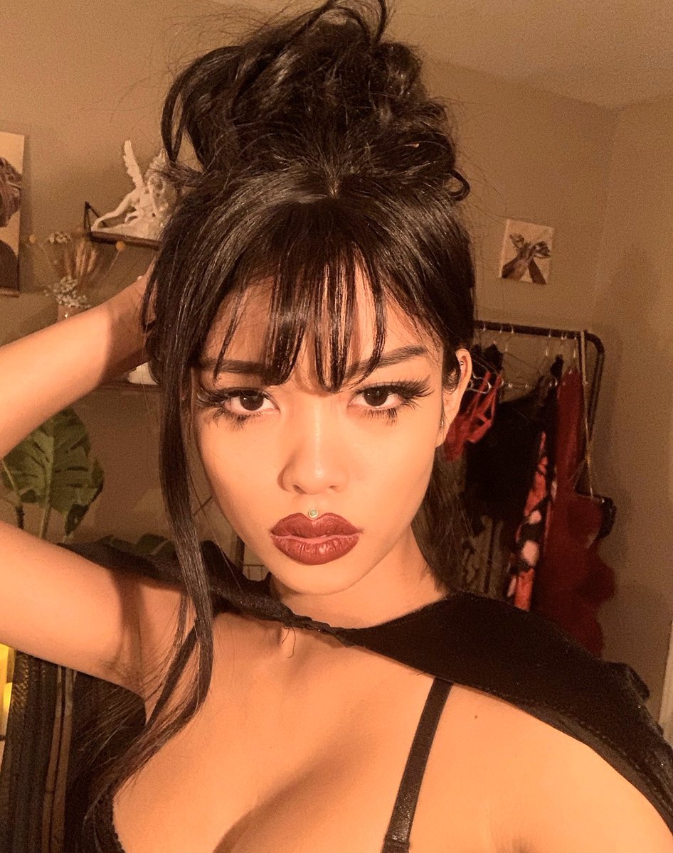 𝙈𝙀𝙂𝘼𝙉 𝙊’𝙎𝙃𝙀𝘼.
    »»————-　★　————-««

ᅠ       𝘈 𝘕𝘌𝘞 𝘔𝘖𝘋𝘌𝘓 𝘖𝘕 𝘛𝘏𝘌 𝘙𝘐𝘚𝘌. 
ᅠ
ᅠ                  Bɪsᴇxᴜᴀʟ.
ᅠ                  Lɪᴍɪᴛʟᴇss.
   
    »»————-　★　————-««