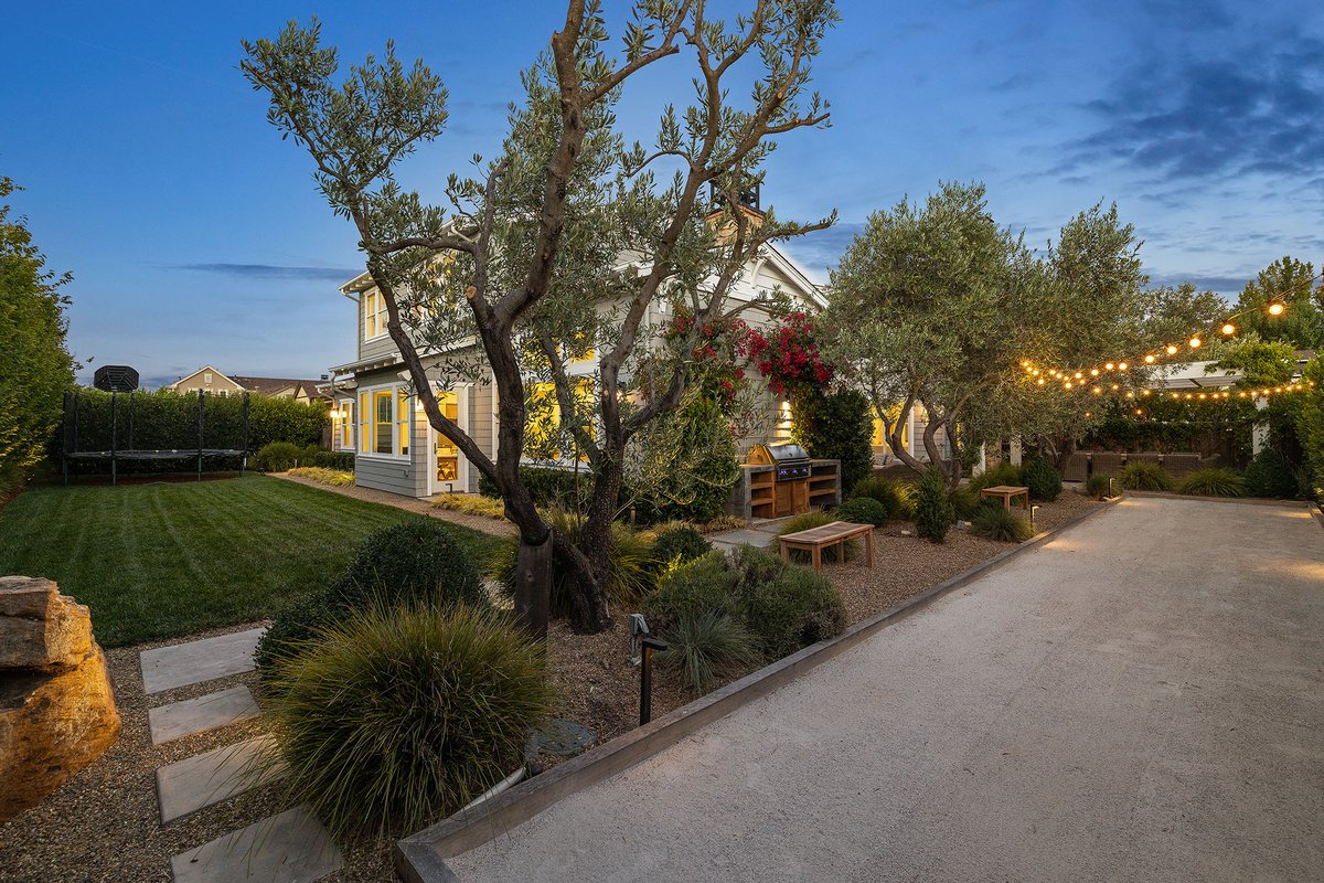 MaryDianeTeam's tweet photo. Sold for $4.8M! This fabulous downtown Larkspur gem received 4 offers in just 4 days on the MLS and sold for $400K over asking. Details at https://t.co/e4Joit3WPj #marinhometeam #marincounty #compasscalifornia #larkspur #justsold #poweroflocal https://t.co/ZBWCQpEtXw