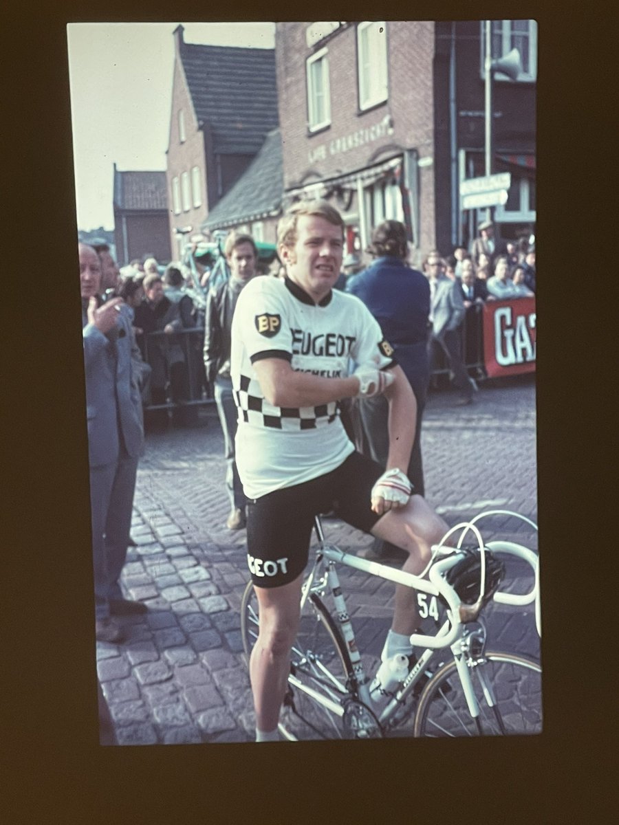 joppedehert's tweet photo. Koers in ‘t dorp!

Dia’s van mijn grootvader van zolder halen en deze pareltjes tegenkomen.. Duidelijk dat de liefde voor de koers in de genen zit! 😍 https://t.co/46ZcwRFxkg
