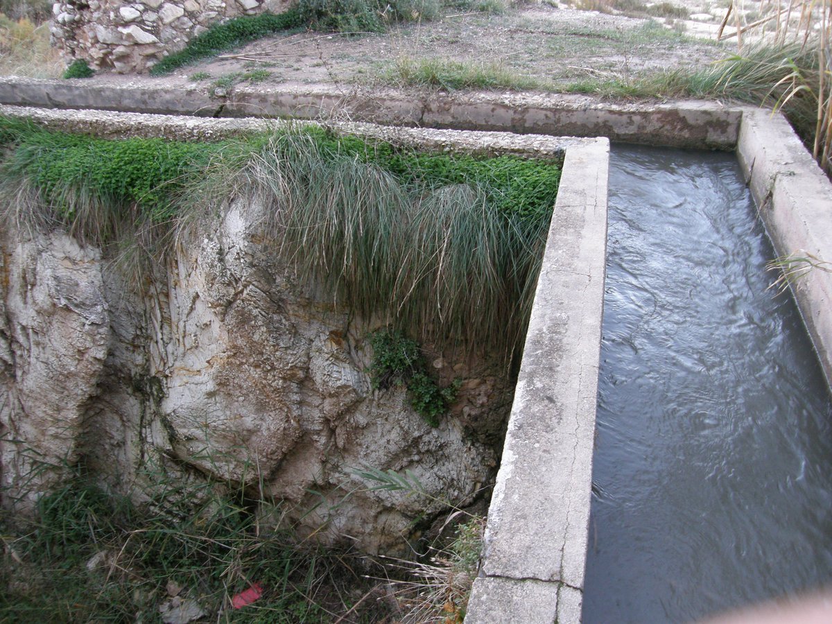 JorgePay1's tweet image. y posteriormente a través de una acequia más moderna (hoy lamentablemente entubada), con una parte de su recorrido minado, se encamina hasta el #Pantanet👉